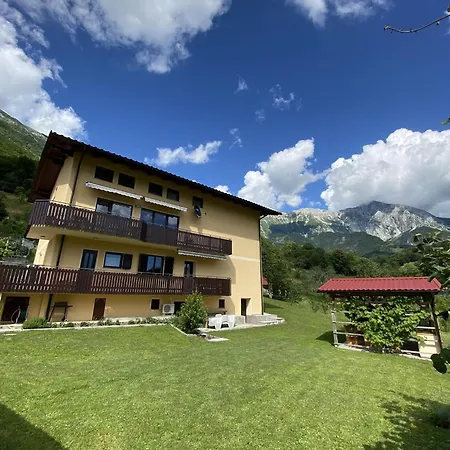 Apartma Logar Кобарид