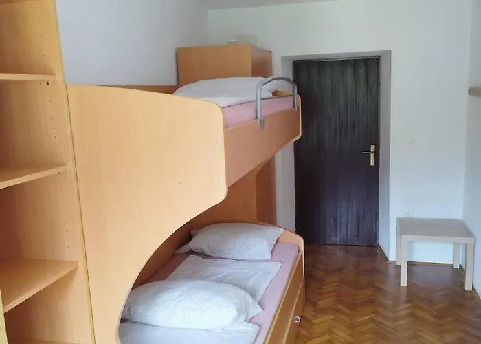 Apartma Logar Apartamento *